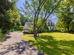 7 Delno Drive, Danbury CT 06811
