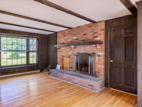 7 Delno Drive, Danbury CT 06811