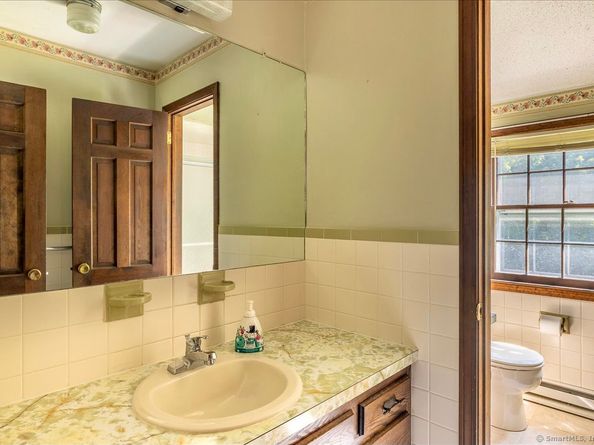 7 Delno Drive, Danbury CT 06811