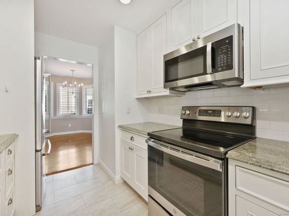 51 Hale Lane 51, Darien CT 06820