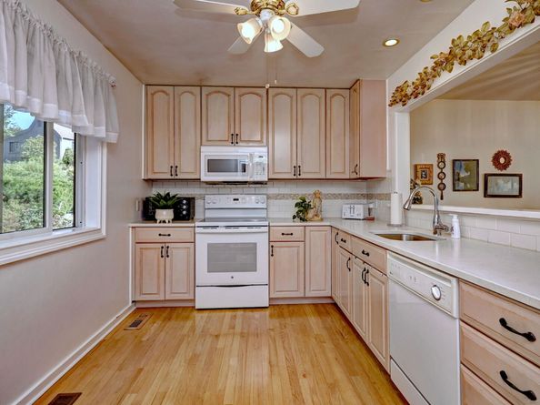 736 Quinnipiac Lane B, Stratford CT 06614