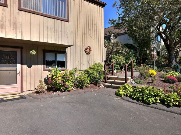 736 Quinnipiac Lane B, Stratford CT 06614