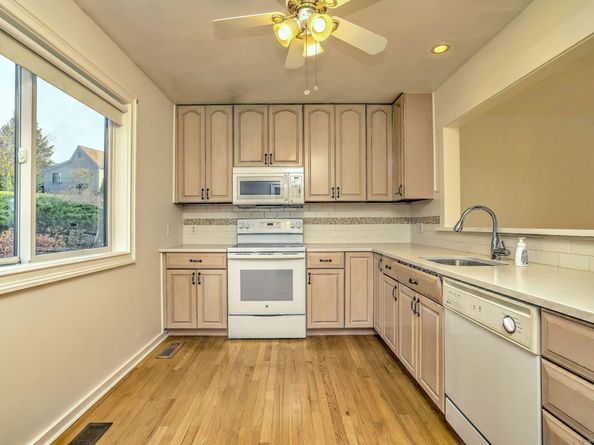 736 Quinnipiac Lane B, Stratford CT 06614