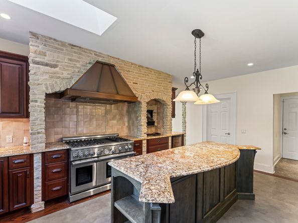 15 Mountain View Drive, Weston CT 06883