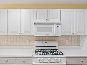 1702 Pinnacle Way 1702, Danbury CT 06811