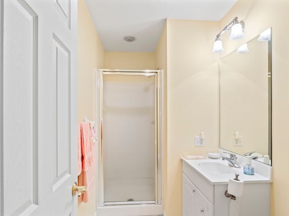 1702 Pinnacle Way 1702, Danbury CT 06811