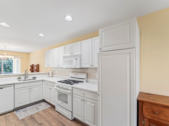 1702 Pinnacle Way 1702, Danbury CT 06811