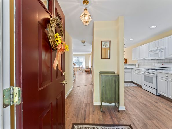 1702 Pinnacle Way 1702, Danbury CT 06811