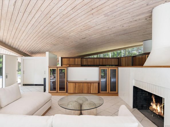 44 Benedict Hill Road, New Canaan CT 06840