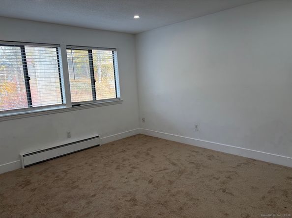 8 Ann Drive APT B, Danbury CT 06810