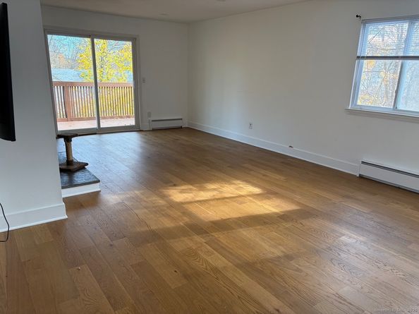 8 Ann Drive APT B, Danbury CT 06810