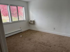 8 Ann Drive APT B, Danbury CT 06810