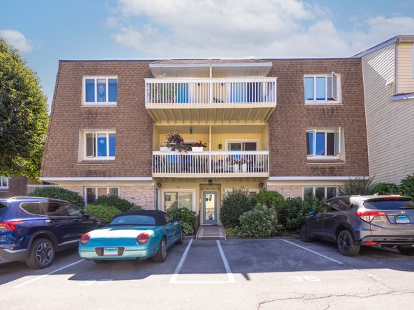 61 Seaview Avenue APT 55, Stamford CT 06902