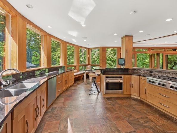22 Father Peters Lane, New Canaan CT 06840