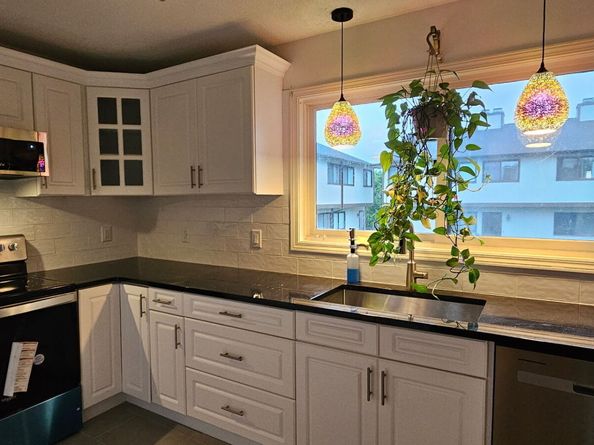 27 Crows Nest Lane 18R, Danbury CT 06811