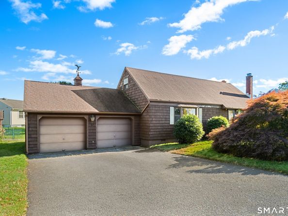 559 Oak Bluff Avenue, Stratford CT 06615