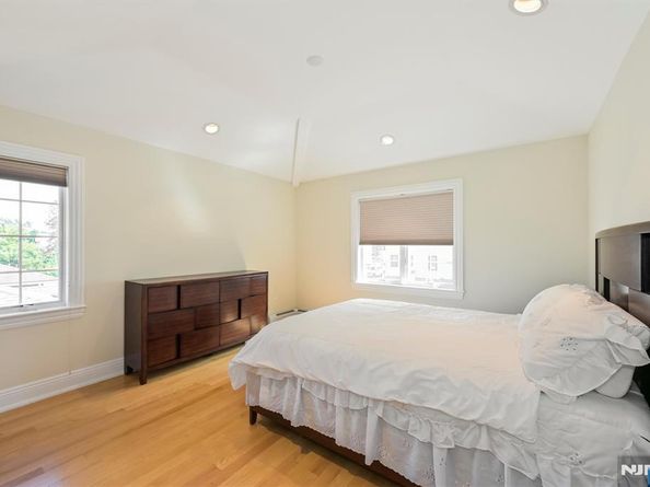 1044 Fairview Lane, Fort Lee NJ 07024