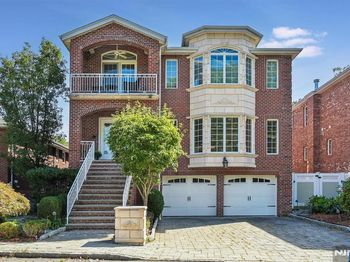 1044 Fairview Lane