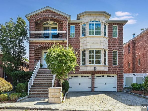 1044 Fairview Lane, Fort Lee NJ 07024