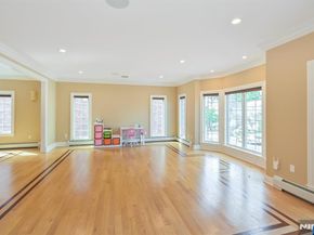 1044 Fairview Lane, Fort Lee NJ 07024