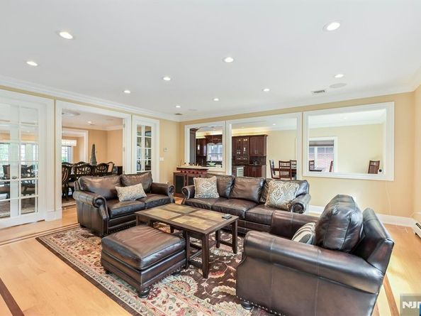 1044 Fairview Lane, Fort Lee NJ 07024