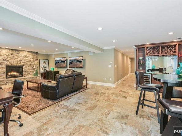 1044 Fairview Lane, Fort Lee NJ 07024