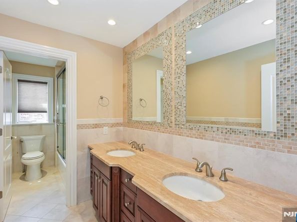 1044 Fairview Lane, Fort Lee NJ 07024