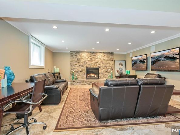 1044 Fairview Lane, Fort Lee NJ 07024