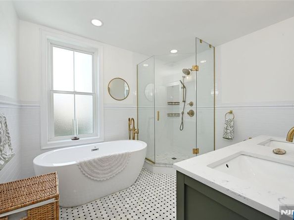 704 Garden Street, Hoboken NJ 07030