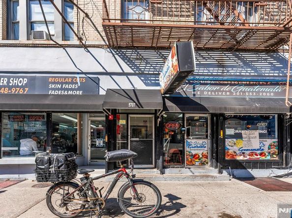 5707 Hudson Avenue, West New York NJ 07093