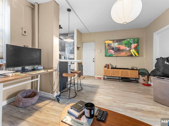 5707 Hudson Avenue, West New York NJ 07093