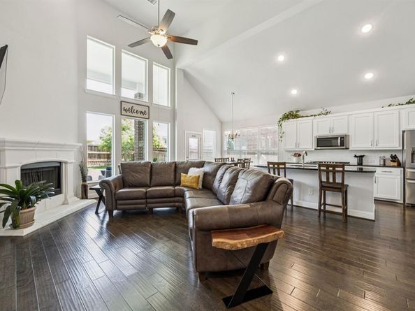 809  Nathanael Greene Court , Aubrey Texas 76227