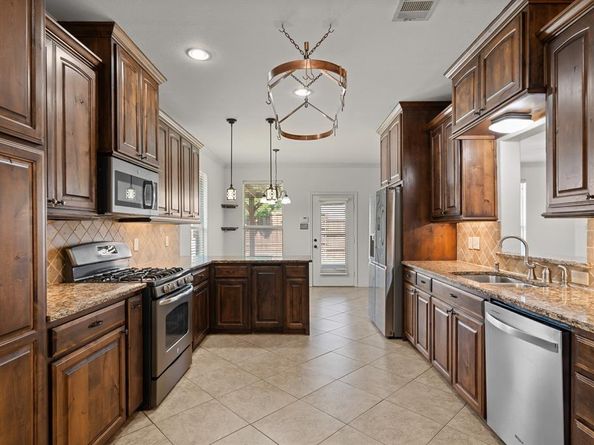 502  Connemara Court , Celina Texas 75009