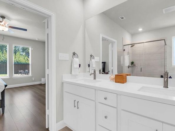 157 S Oak Drive , Oak Point Texas 75068