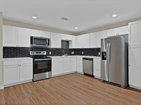 824 E Prairie View Road , Crowley Texas 76036