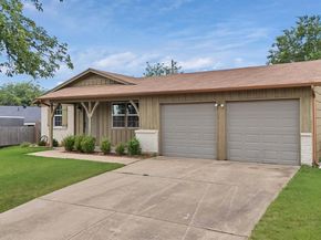 824 E Prairie View Road , Crowley Texas 76036