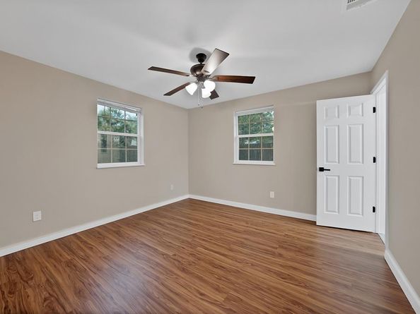 824 E Prairie View Road , Crowley Texas 76036