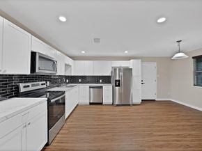 824 E Prairie View Road , Crowley Texas 76036