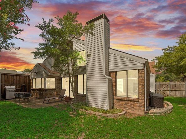 14826  Le Grande Drive , Addison Texas 75001