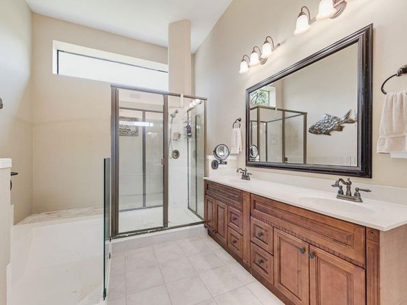 14826  Le Grande Drive , Addison Texas 75001