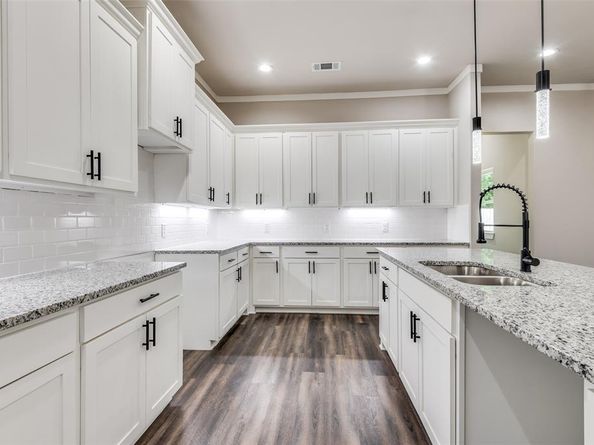 4113  Metropolitan Avenue , Dallas Texas 75210