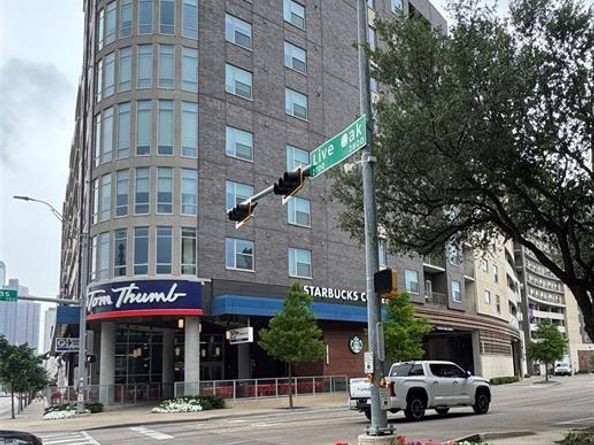 3105  San Jacinto Street  207, Dallas Texas 75204