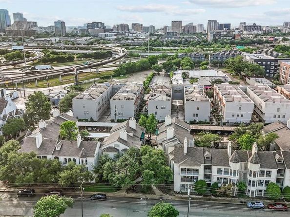3105  San Jacinto Street  207, Dallas Texas 75204