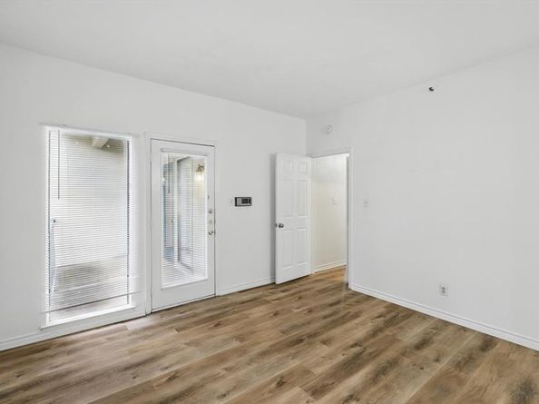 3105  San Jacinto Street  207, Dallas Texas 75204