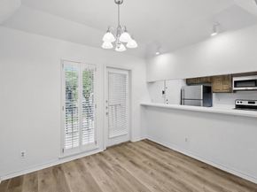 3105  San Jacinto Street  207, Dallas Texas 75204