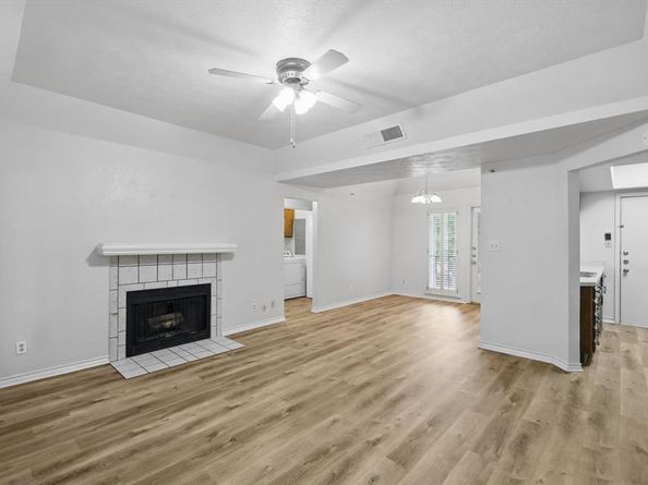 3105  San Jacinto Street  207, Dallas Texas 75204