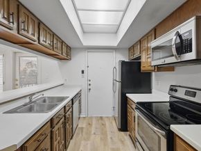 3105  San Jacinto Street  207, Dallas Texas 75204