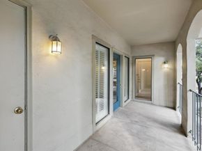 3105  San Jacinto Street  207, Dallas Texas 75204