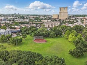 3105  San Jacinto Street  207, Dallas Texas 75204