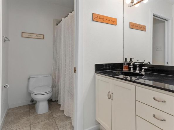 2633  McCart Avenue , Fort Worth Texas 76110